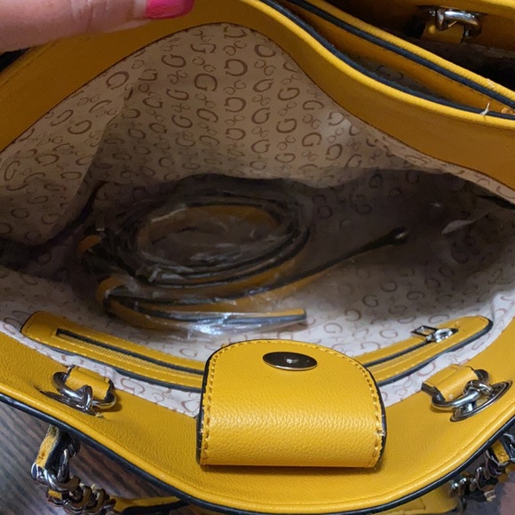 πβ¨ GUESS PURSE AND MATCHING WALLET SET - Picture 9 of 11